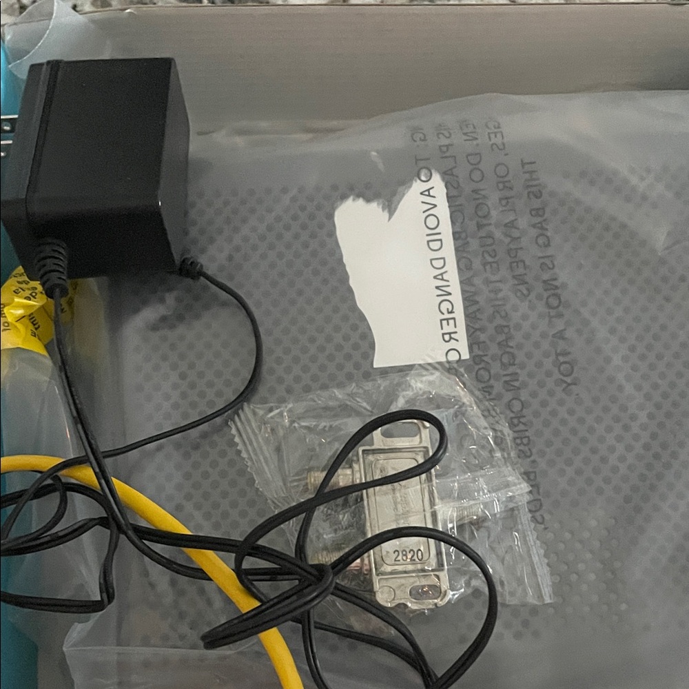 Motorola Cable Modem Plus AC1600 WiFi Router - Picture 3 of 5